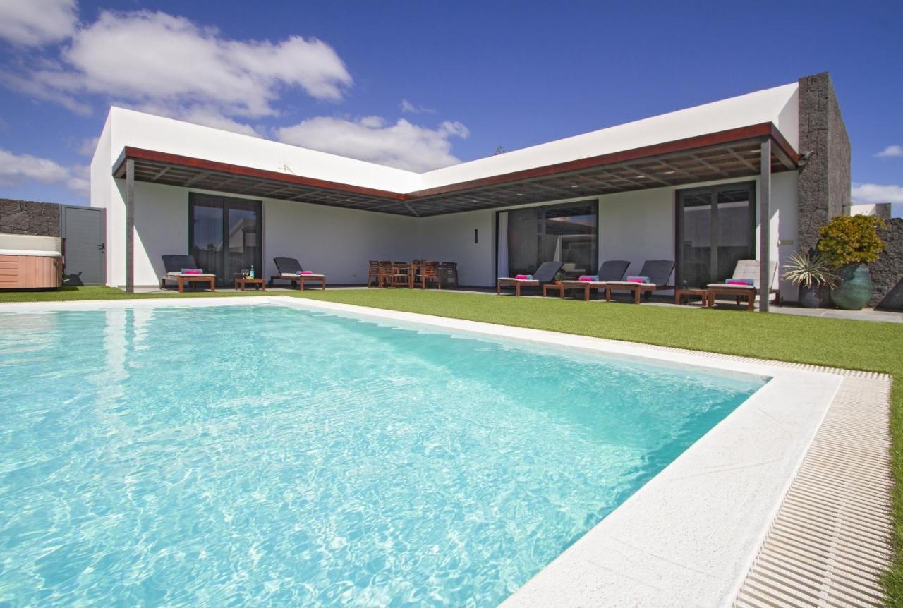 Mojones: Luxury Retreat With Heated Pool Near Old Town